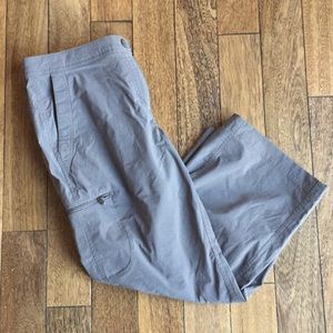 LL Bean active / hiking capris Sz 4